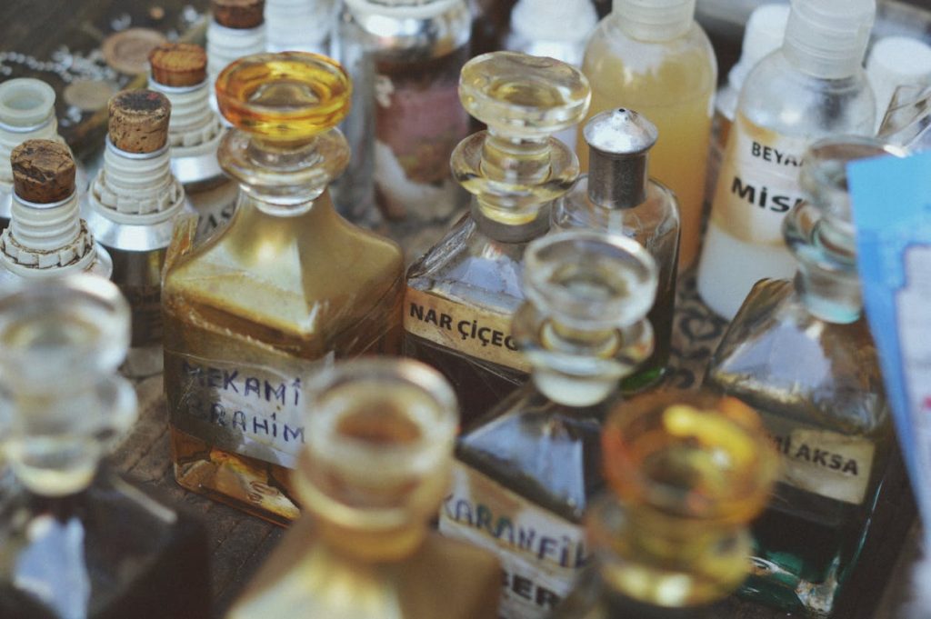 how to legally sell dupe perfume USA - hero